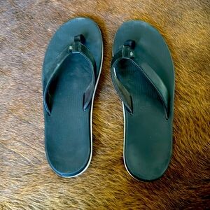 Women’s Nike sandals. Worn a few times.